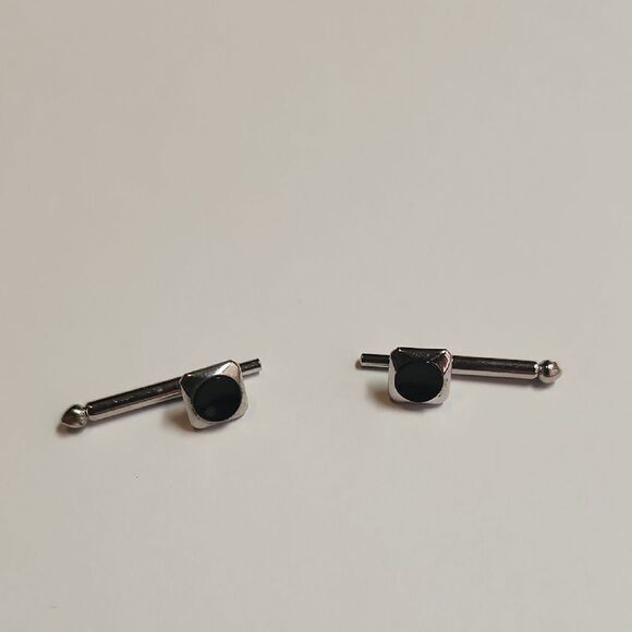 Vintage SWANK Cufflinks Silvertone Black Dot Circle cuff links - Picture 1 of 4